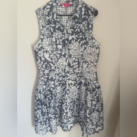 Betsey Johnson Dresses & Skirts - Betsey Johnson Blue & White Floral Grid Burnout Fit Flare Dress